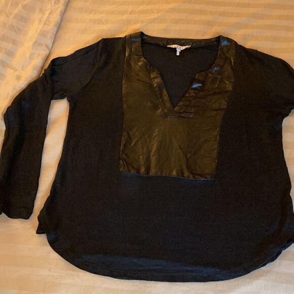 Sandro Linen V Neck Top with 3/4 Sleeve and Acetate Bib Inset. Size Medium. - Picture 3 of 6